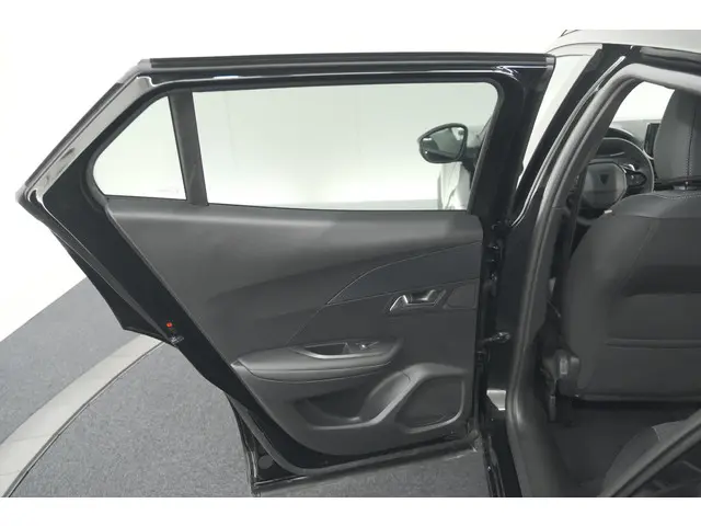 Peugeot 2008 1.2 Hybrid 145 Allure 2025 Hybride Benzine 69