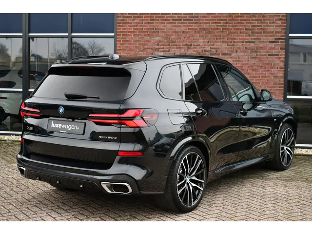 BMW X5 xDrive50e M-Sport 2023 Hybride Benzine 52