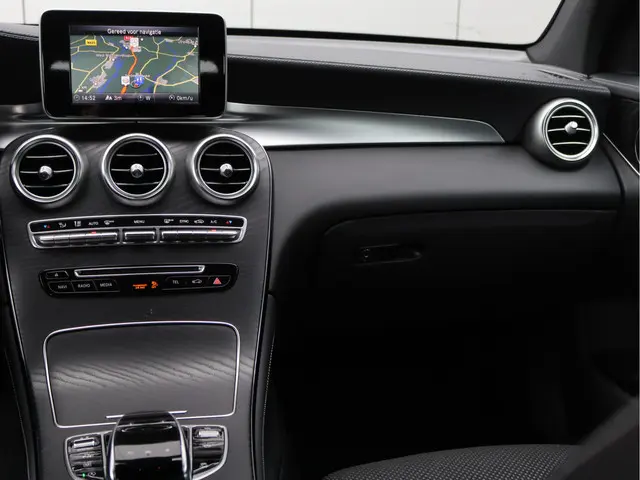 Mercedes-Benz GLC 220 d 4MATIC 2018 Diesel 18