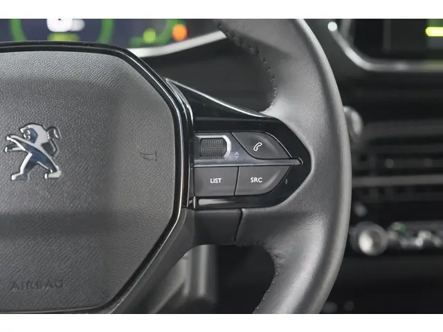 Peugeot 2008 PureTech 130 Allure Pack 2023 Benzine 31