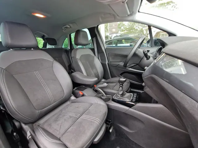 Opel Crossland 1.2 Turbo Ultimate 2024 Benzine 9