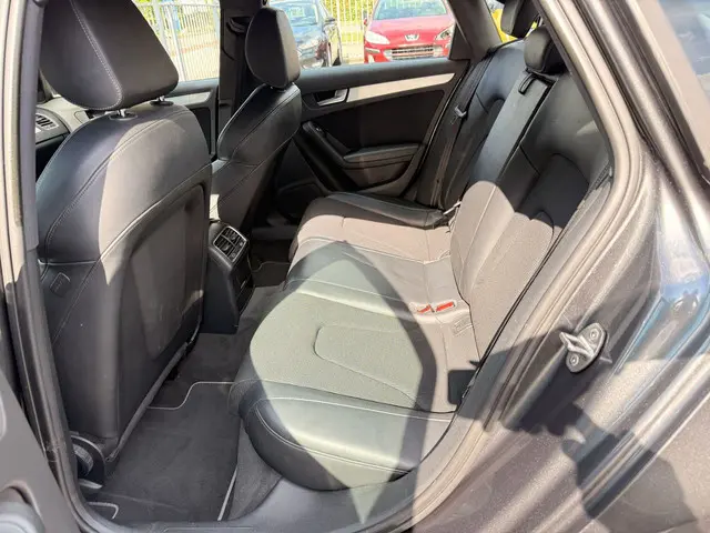 Audi A4 Sedan 1.8 TFSI S Edition Automaat 2015 Benzine 36