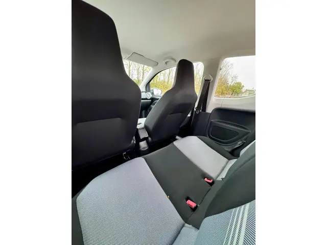 Volkswagen up! 1.0 high up! BlueMotion 2012 Benzine 11