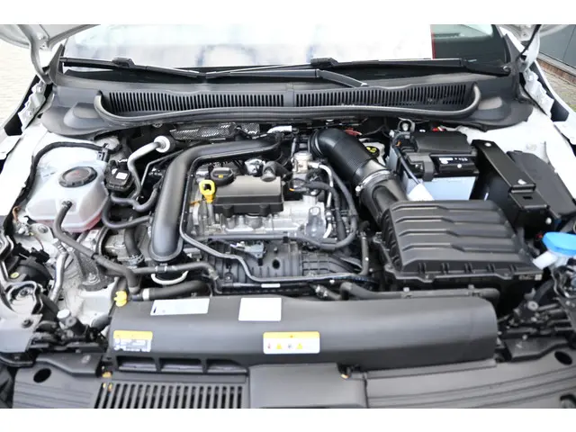 Volkswagen Polo 1.0 TSI Comfortline 2021 Benzine 41