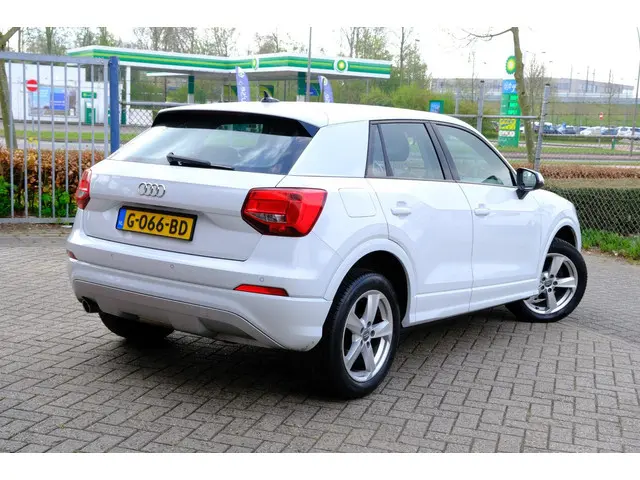 Audi Q2 3