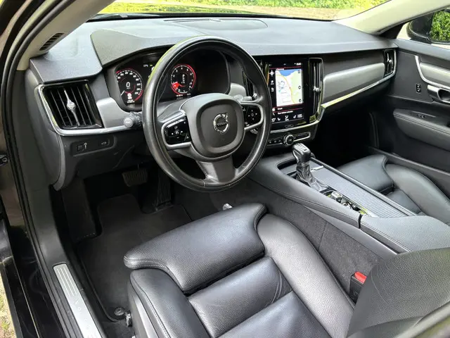 Volvo V90 2.0 T4 2019 YOUR CLASSIC CAR-SOLD. 2019 Benzine 8