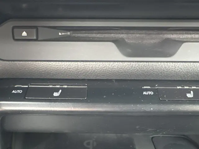 Lexus UX 250h 2022 Hybride Benzine 14