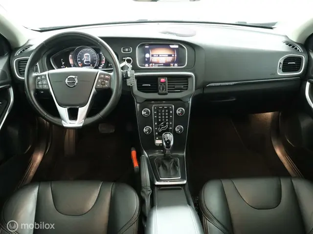 Volvo V40 Cross Country 1.5 T3 Polar+ Luxury 2019 Benzine 70