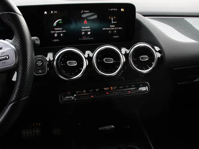 Mercedes-Benz GLA 200 AMG Line Automaat 2020 Benzine 19