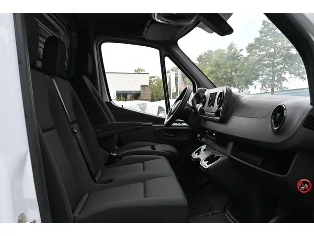 Mercedes-Benz Sprinter 319 CDI L2H1 4x4 2024 Diesel 8