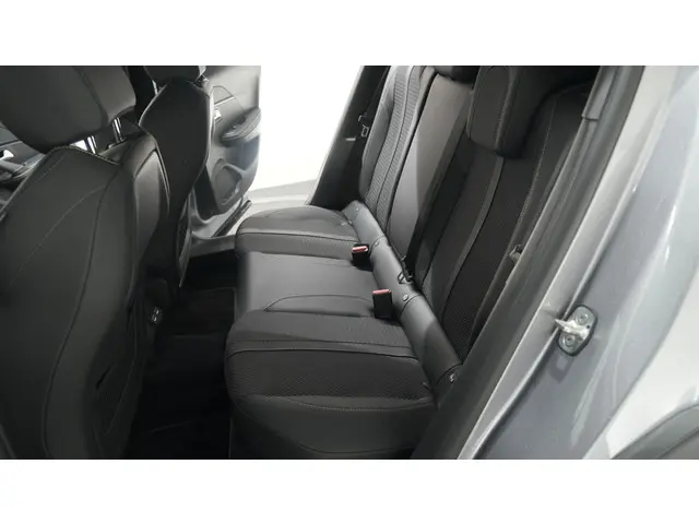 Peugeot 2008 PureTech 130 EAT8 GT 2024 Benzine 36