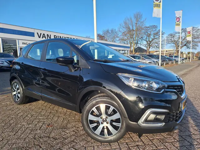 Renault Captur 0.9 TCe Limited TREKHAAK 2018 Benzine