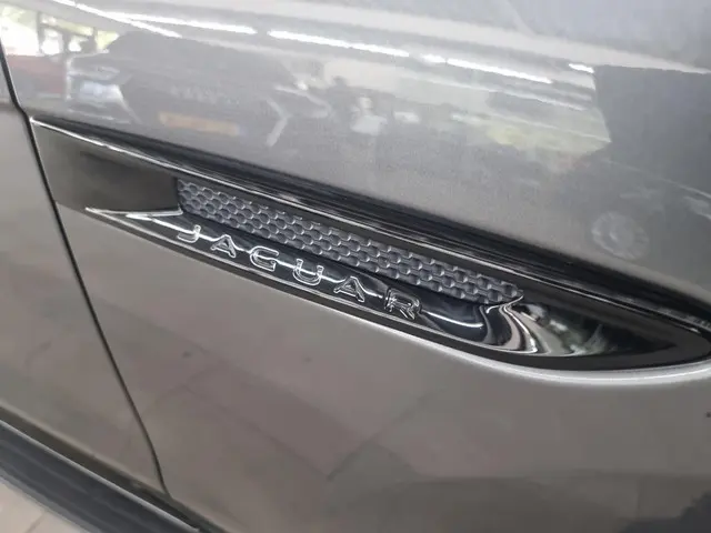 Jaguar F-PACE 3.0 S/C S AWD 35t 2018 Benzine 27