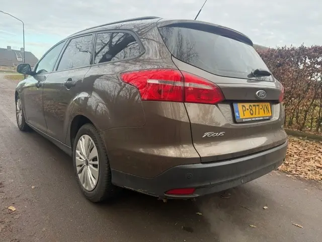 Ford Focus Wagon 1.0 Titanium 2015 Benzine 6