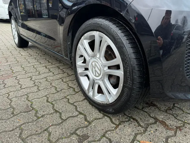 Volkswagen up! 1.0 sport up! 2014 Benzine 10