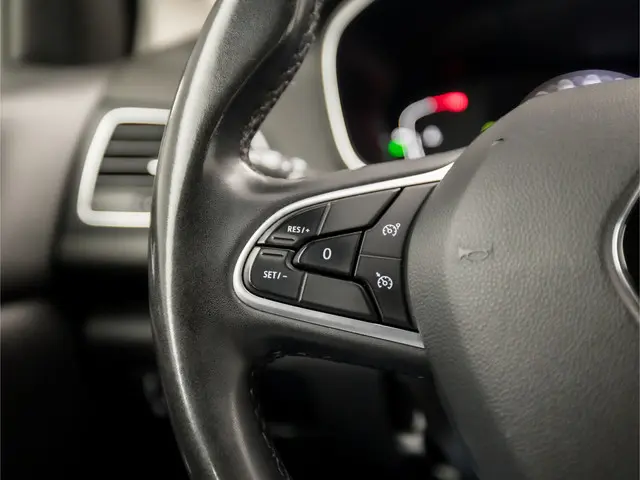 Renault Mégane Estate 1.3 TCe Sport Deluxe 2021 Benzine 18