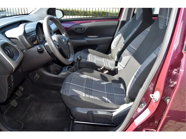Peugeot 108 1.0 e-VTi Blue Lion Cool 2016 Benzine 18