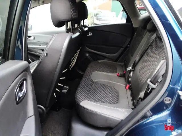 Renault Captur 1.2 TCe Intens automaat. 2017 Benzine 13