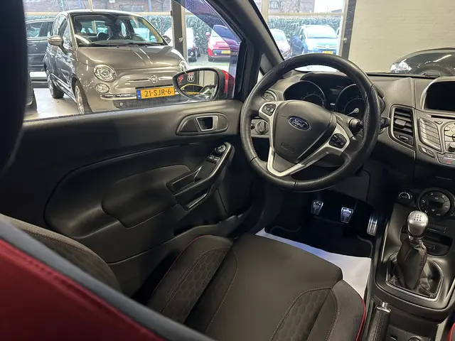 Ford Fiesta 1.0 EcoBoost Black Edition 2017 Benzine 16