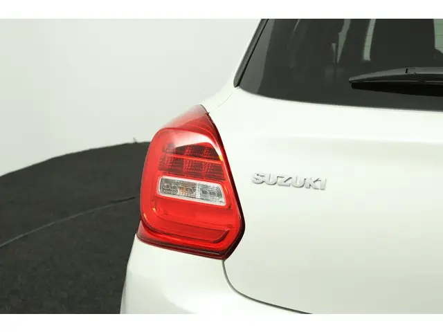 Suzuki Swift 1.2 Select Smart Hybrid 2022 Benzine 37