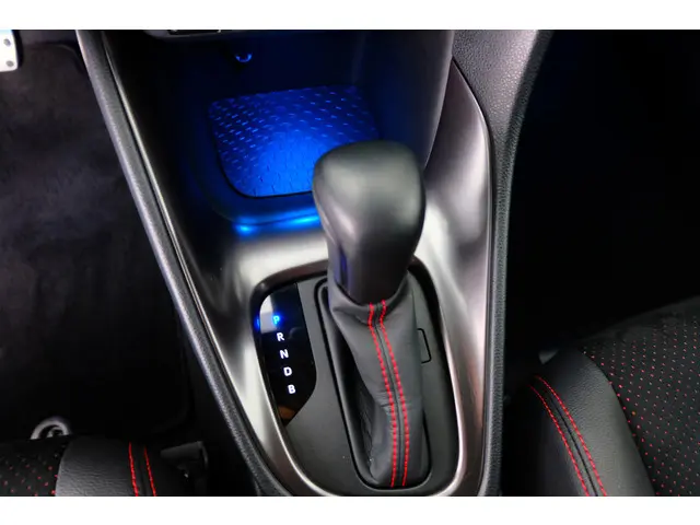 Toyota Yaris 1.5 Hybrid GR Sport 2023 Hybride Benzine 12