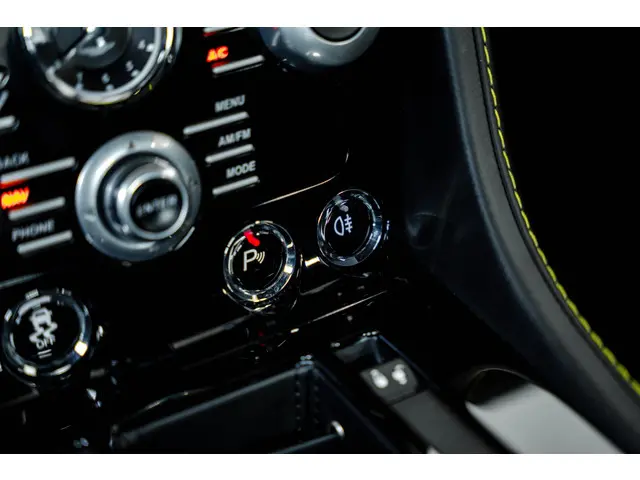 Aston Martin V12 Vantage S 2014 Benzine 45