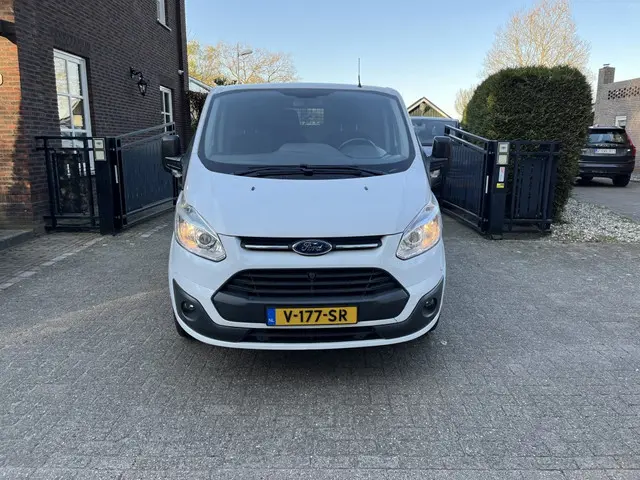 Ford Transit Custom 3