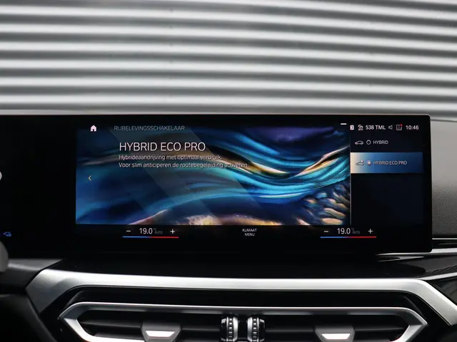 BMW 3 Serie Sedan 330e 2023 Hybride Benzine 23