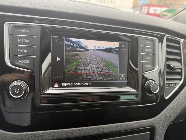 Volkswagen Golf Sportsvan 1.4 TSI Highline 2014 Benzine 24