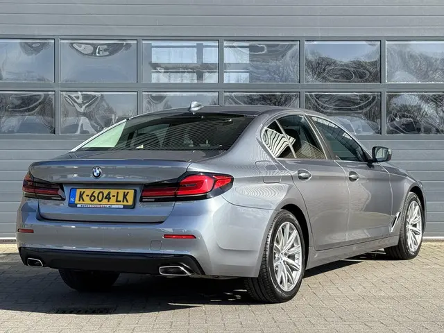 BMW 5 Serie 520i HIGH EXECUTIVE EDITION 2021 Benzine 3