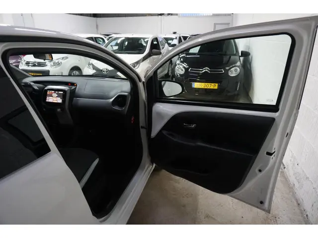 Toyota Aygo 1.0 VVT-i x-sport 2016 Benzine 28