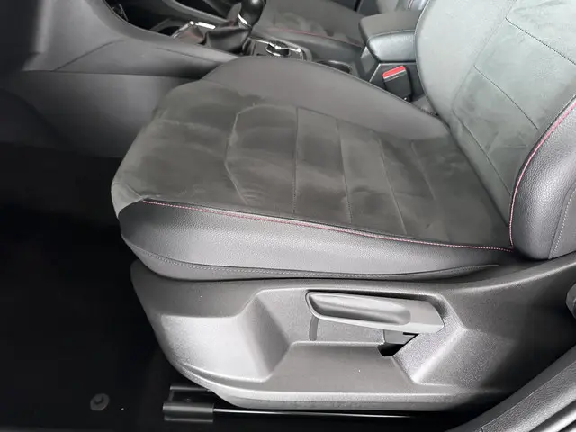 SEAT Ateca 1.5 TSI FR Business Intense 2019 Benzine 18