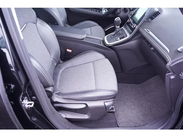 Renault Grand Scénic 1.3 TCe Techno 7p. 2022 Benzine 30