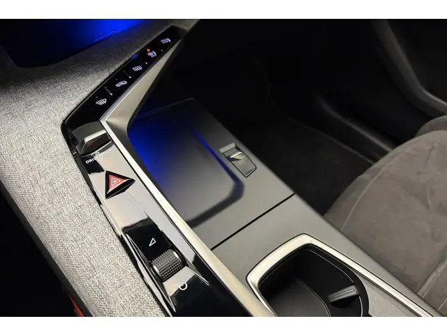 Peugeot 3008 1.2 Hybrid GT 2024 Hybride Benzine 29