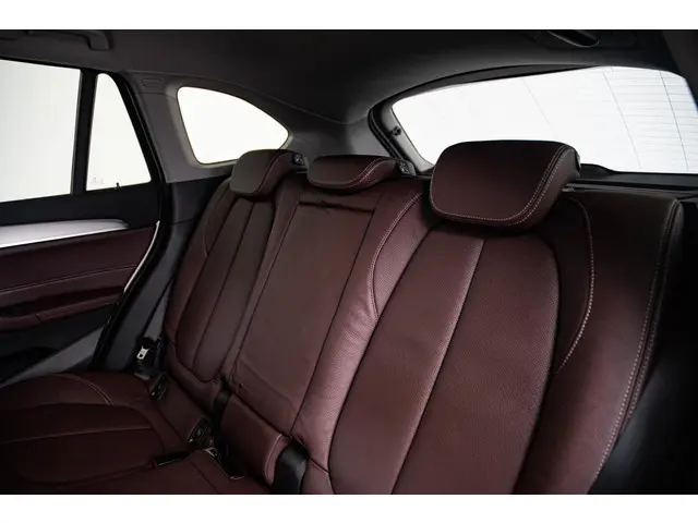 BMW X1 xDrive25e High Executive 2022 Hybride Benzine 19