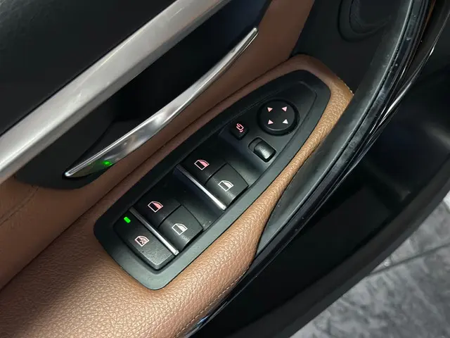 BMW 3 Serie 320i High Executive|AUTOMAAT 2017 Benzine 18