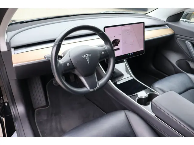 Tesla Model 3 Long Range AWD 75 kWh 2019 Elektrisch 6