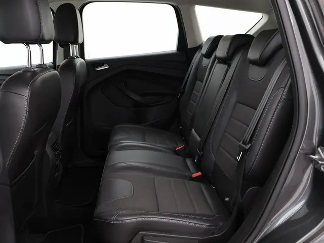 Ford Kuga 1.5 150 PK TITANIUM + TREKHAAK 2015 Benzine 16