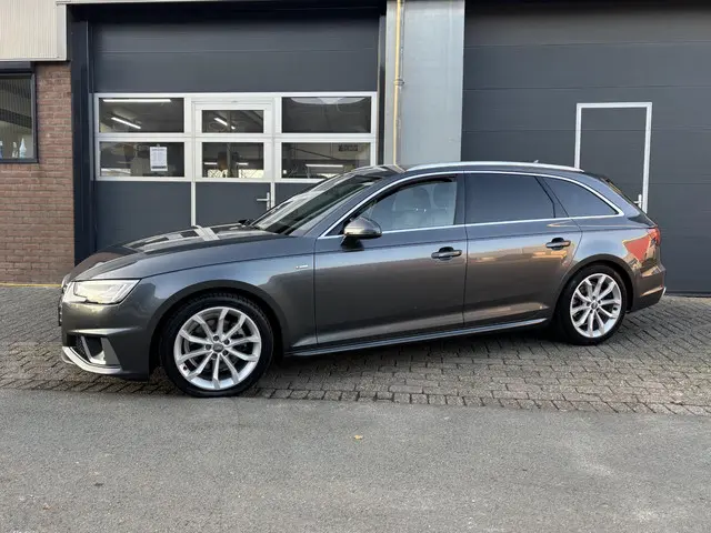 Audi A4 Avant 35 TFSI Sport S line edition 2019 Benzine 6