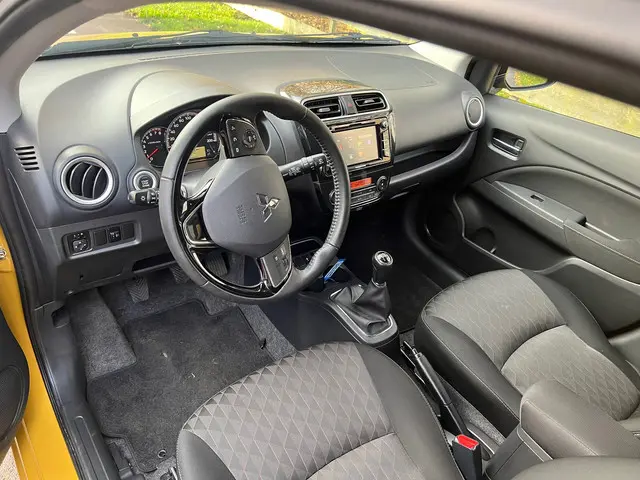 Mitsubishi Space Star 1.2 Nova Clima Navi 2020 Benzine 9