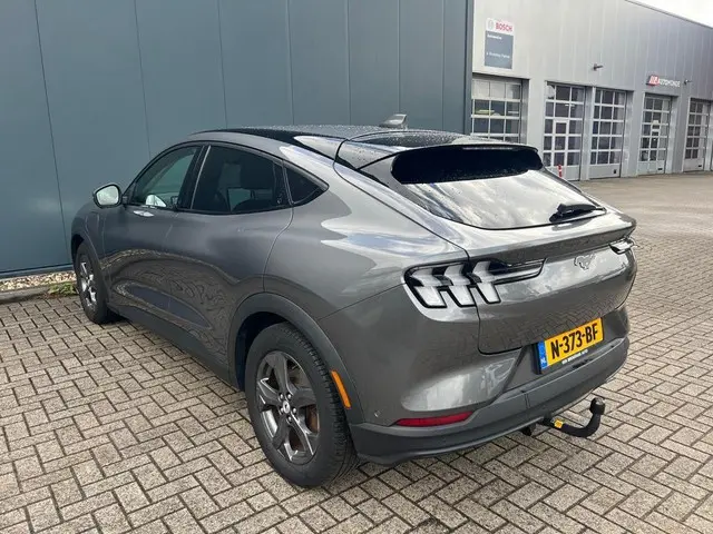 Ford Mustang Mach-E RWD 75 kWh 2021 Elektrisch 5
