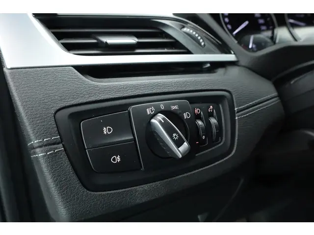 BMW X1 sDrive20i High Executive 2021 Benzine 8