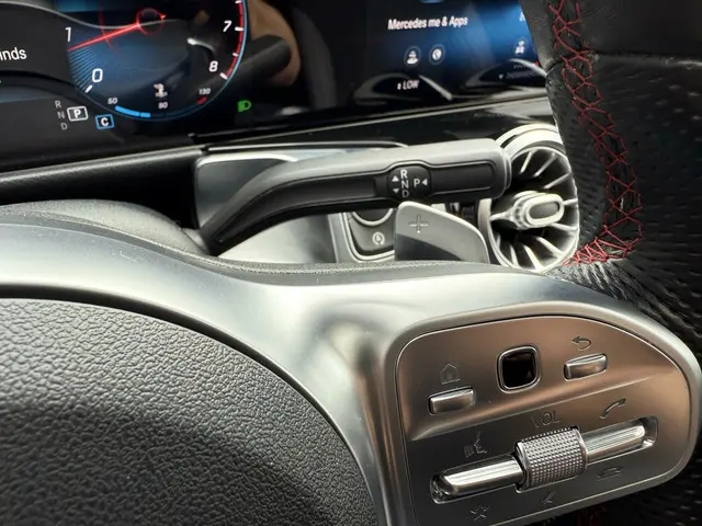 Mercedes-Benz GLB 200 AMG PAMORAMADAK 2020 Benzine 23