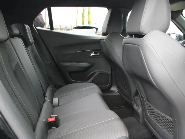 Peugeot 2008 1.2 PureTech GT 2021 Benzine 8