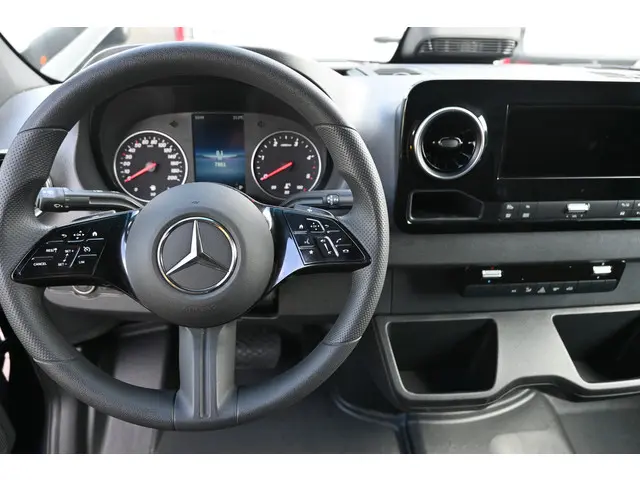 Mercedes-Benz Sprinter 317 CDI L2H2 Pro HD 2024 Diesel 13