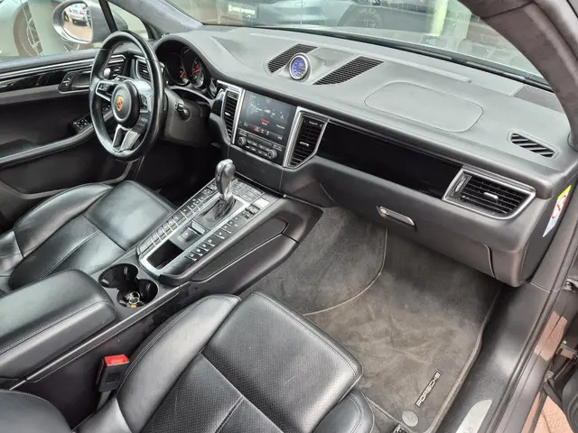 Porsche Macan 3.6 Turbo Performance Package 2017 Benzine 4