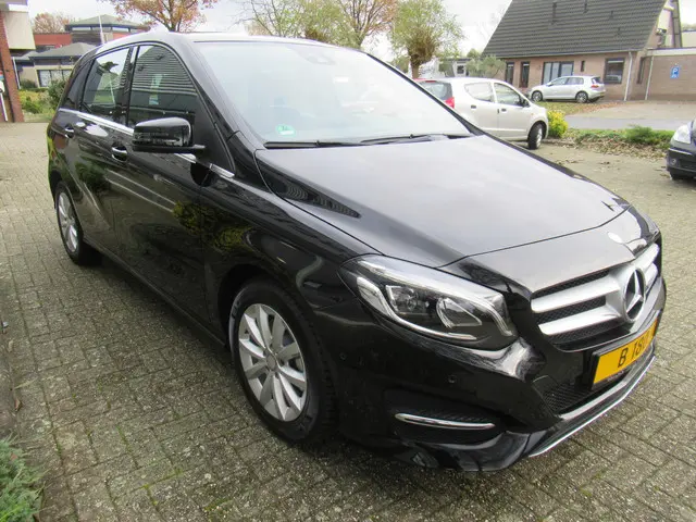 Mercedes-Benz B-Klasse 180 Ambition/Automaat 2016 Benzine 5