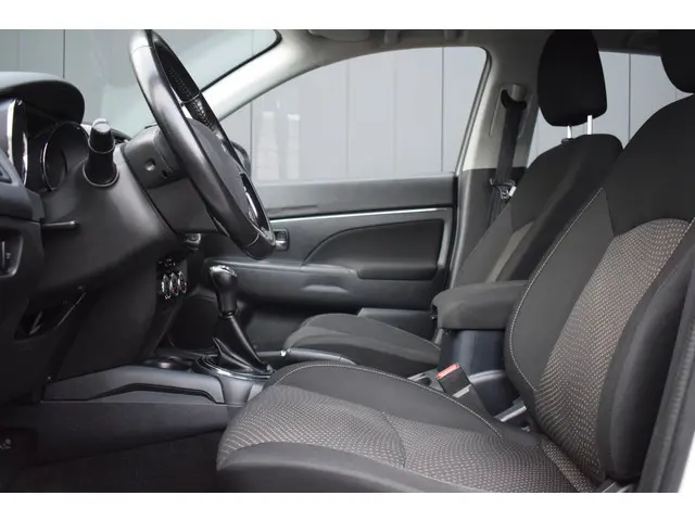 Mitsubishi ASX 1.6 Cleartec Intense 2016 Benzine 7