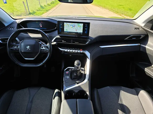 Peugeot 3008 1.2 PureTech Active 2022 Benzine 14