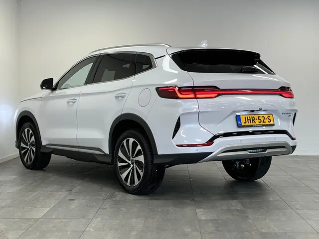 BYD SEAL U 1.5 DM-i FWD Boost 2025 Hybride Benzine 6